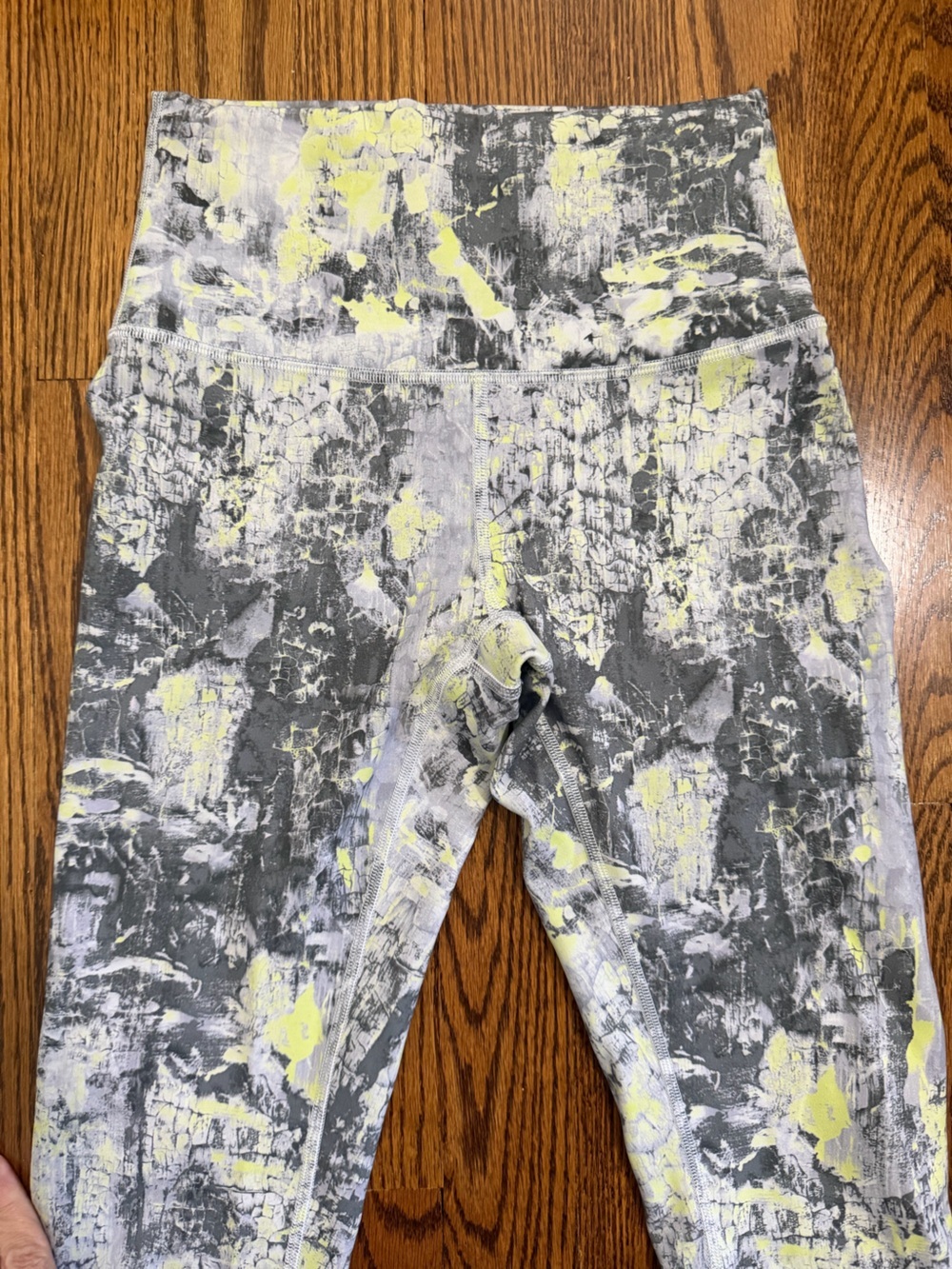Luluelemon Mid Length Leggings Gray Yellow Size 4 - Picture 2 of 9